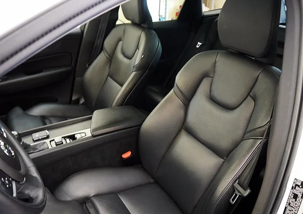 Volvo XC 60 cena 129900 przebieg: 78066, rok produkcji 2019 z Wejherowo małe 781